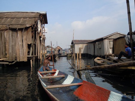 Nigeria: Lagos: pływająca szkoła nadzieją dla slumsów Makoko?